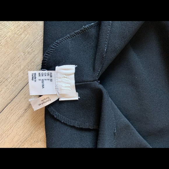 H&M backless dress - Picture 3 of 4